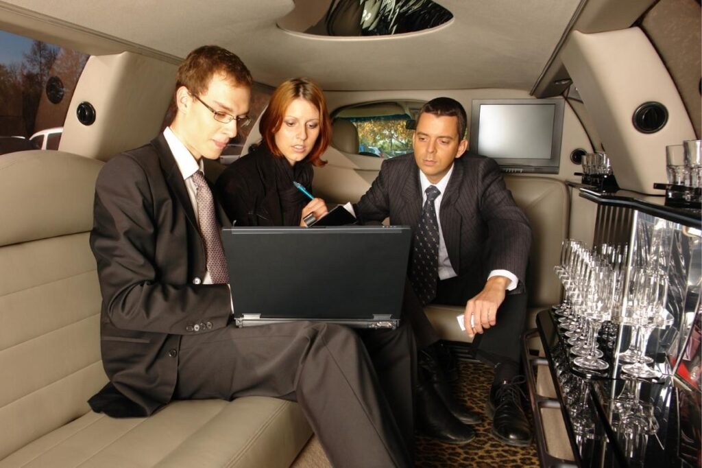 How Much Does It Cost To Rent A Limo in 2022 - Limo Service
