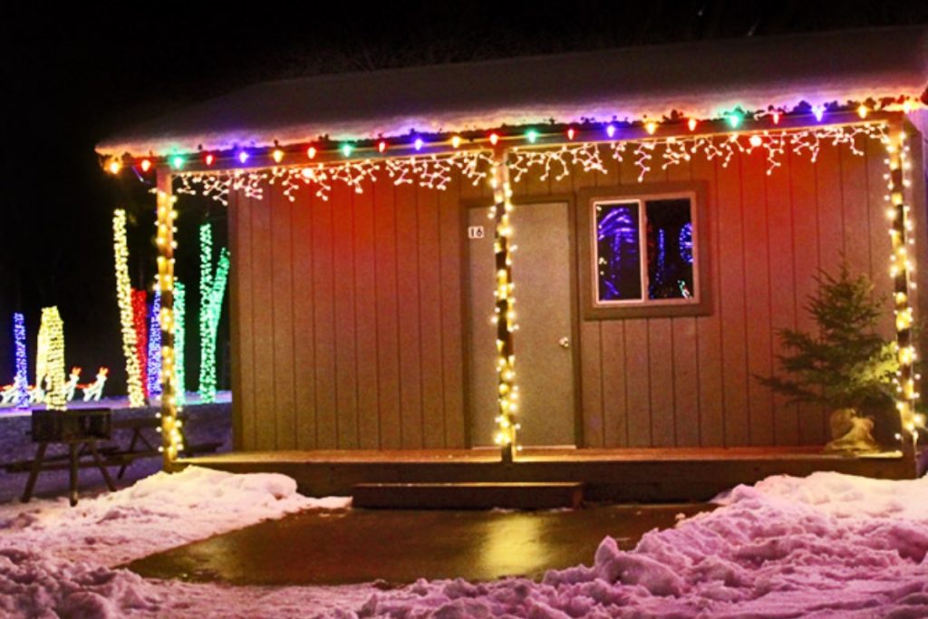 Sam's Christmas Village & Light Tour - Cabin Rent